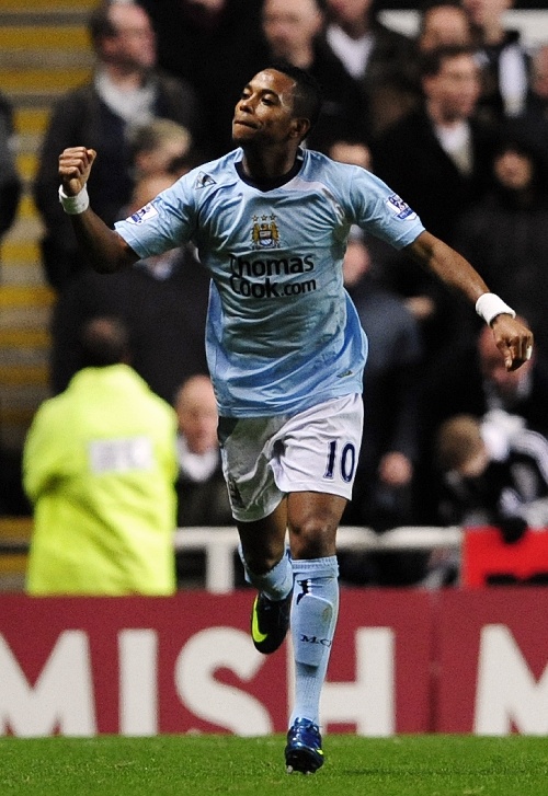 记者：尤文、国米等意甲俱乐部考察热那亚中场马利诺夫斯基（记者：包括尤文、国米在内的多家意甲队考察热那亚中场马利诺夫斯基）