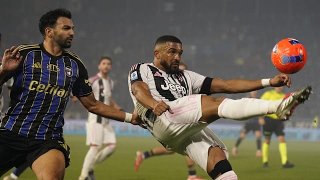 新疆一家进出口贸易公司向阿图什市捐赠足球场，价值1亿元（新疆一进出口贸易企业向阿图什市捐建足球场，捐资1亿元）