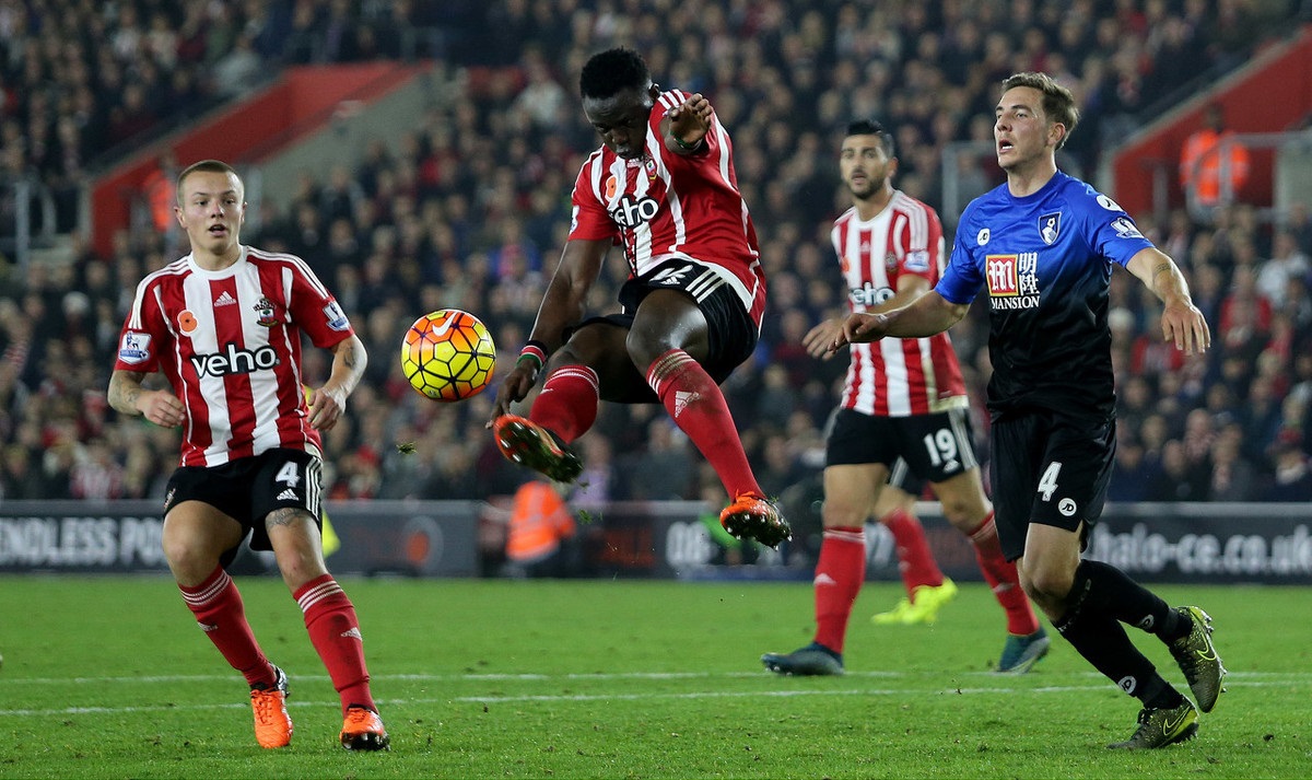 图片报：努贝尔能否留在斯图加特和他是否会大降薪有很大关系（图片报：努贝尔能否留在斯图加特取决于他是否愿意大幅降薪）