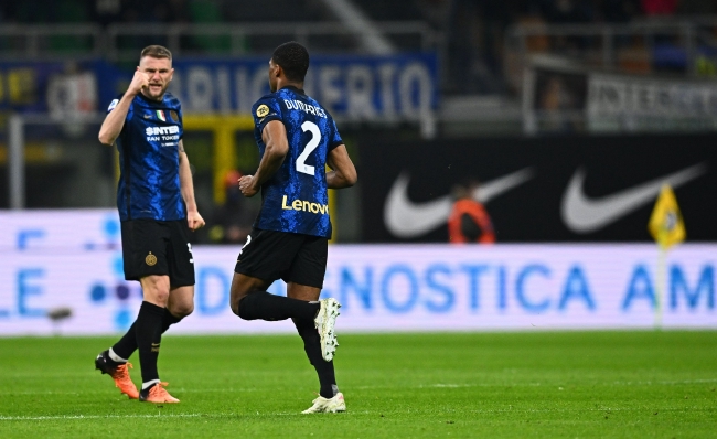 国脚关键传球完成制胜球（国脚送出关键一传助攻制胜）