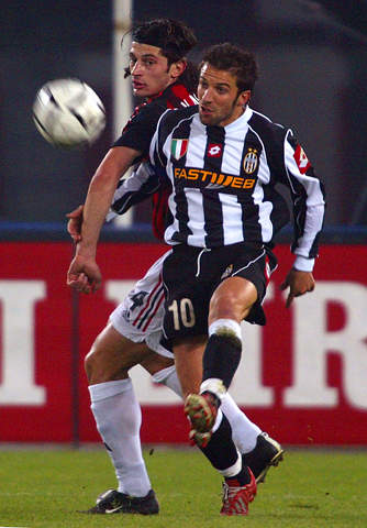 “苏超”夺冠，泰州队景泊羲：爸爸在天上肯定会为我高兴（苏超封王，泰州队景泊羲动情：爸爸在天上一定会为我开心）