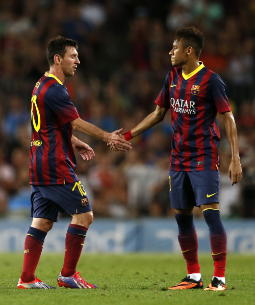 米体：拉齐奥重启主场放飞雄鹰仪式，新鹰将于2026年首次亮相（米兰体育报：拉齐奥将恢复主场放鹰传统，新鹰预计2026年首秀）