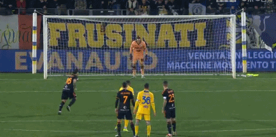 泰晤士报：竞标欧冠失败后，网飞考虑争夺部分英超转播权