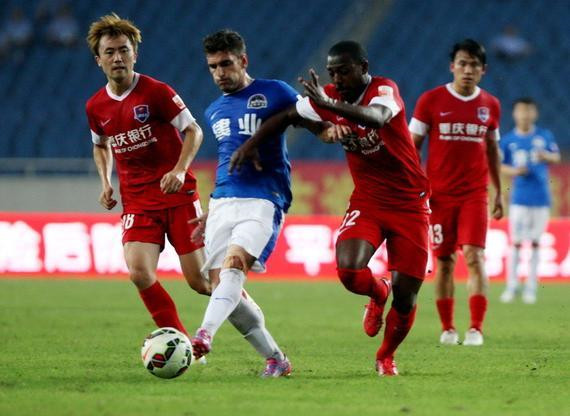 米体：莫伊塞-基恩正在与前意大利环球小姐约会（据米体报道，莫伊塞-基恩与前意大利环球小姐传出恋情）