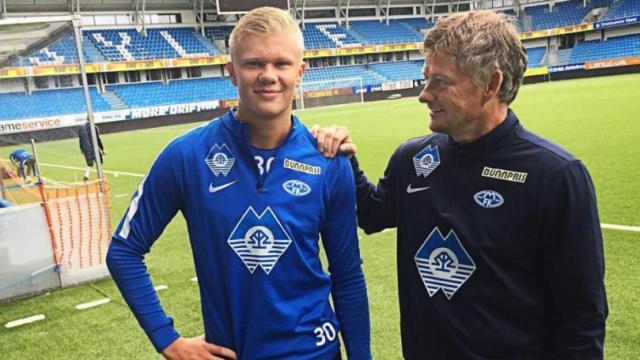 18岁新秀王洪泽CBA首秀获赞成熟如28岁（18岁新星王洪泽CBA处子战表现老练，被赞宛如28岁）