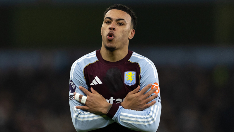 澳超半场：克莱因远射中柱，阿德莱德联暂0-0布里斯班狮吼（澳超半场：克莱因远射中框，阿德莱德联与布里斯班狮吼0-0僵持）