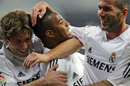 斯基拉：吉乌曾接近外租比萨，但切尔西希望让球员留在英超（斯基拉：吉乌一度接近租借加盟比萨，切尔西更倾向将其留在英超）